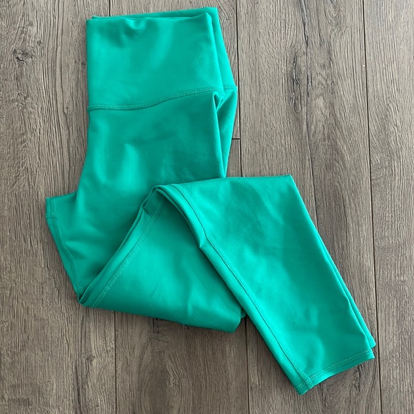ALO Yoga Pants - Alo Yoga 7/8 High-Waist Airbrush Legging in Green Emerald - barely worn!